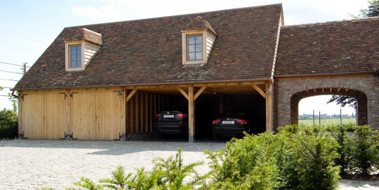 Garage met Franse tegelpannen